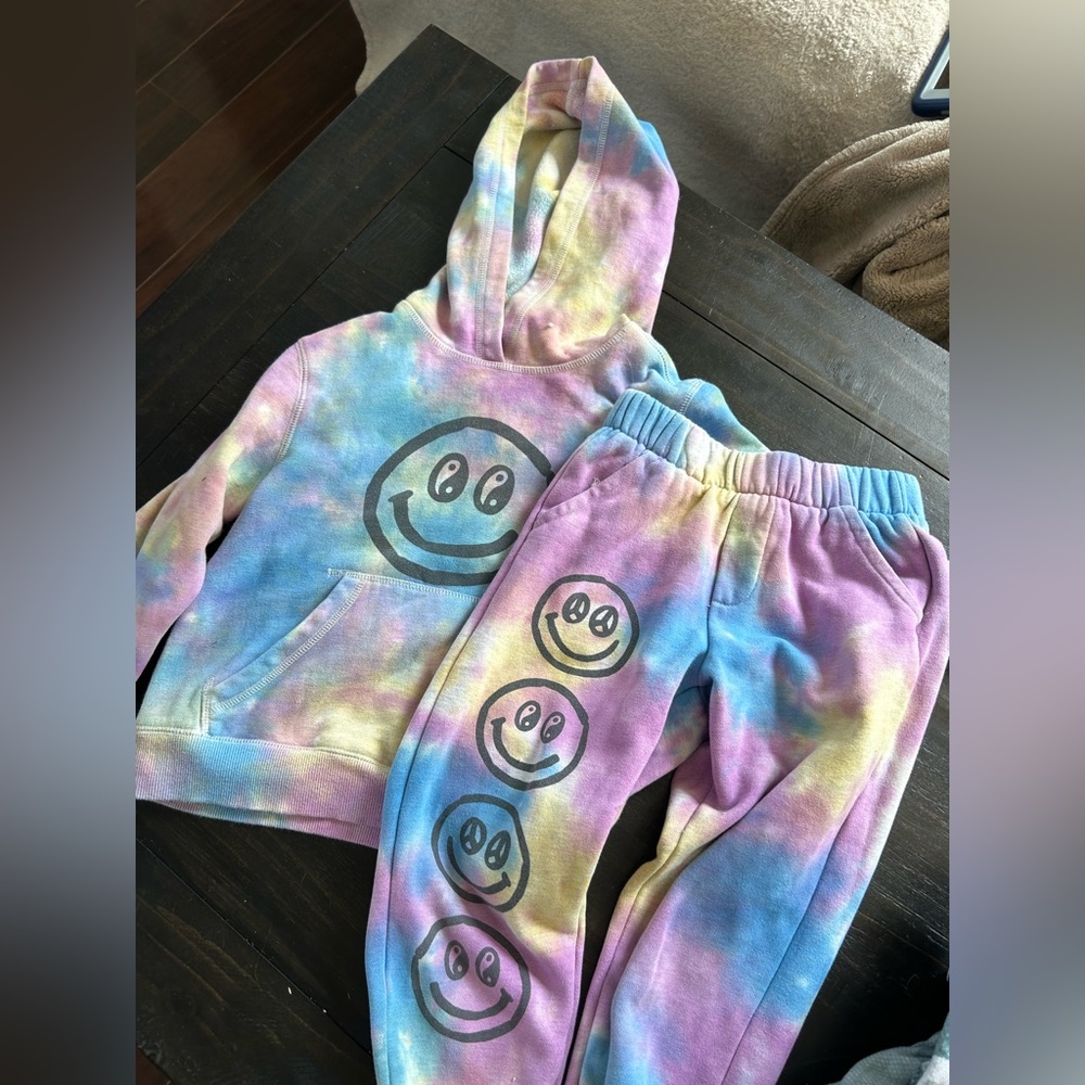Girls matching hoodie and sweatpants